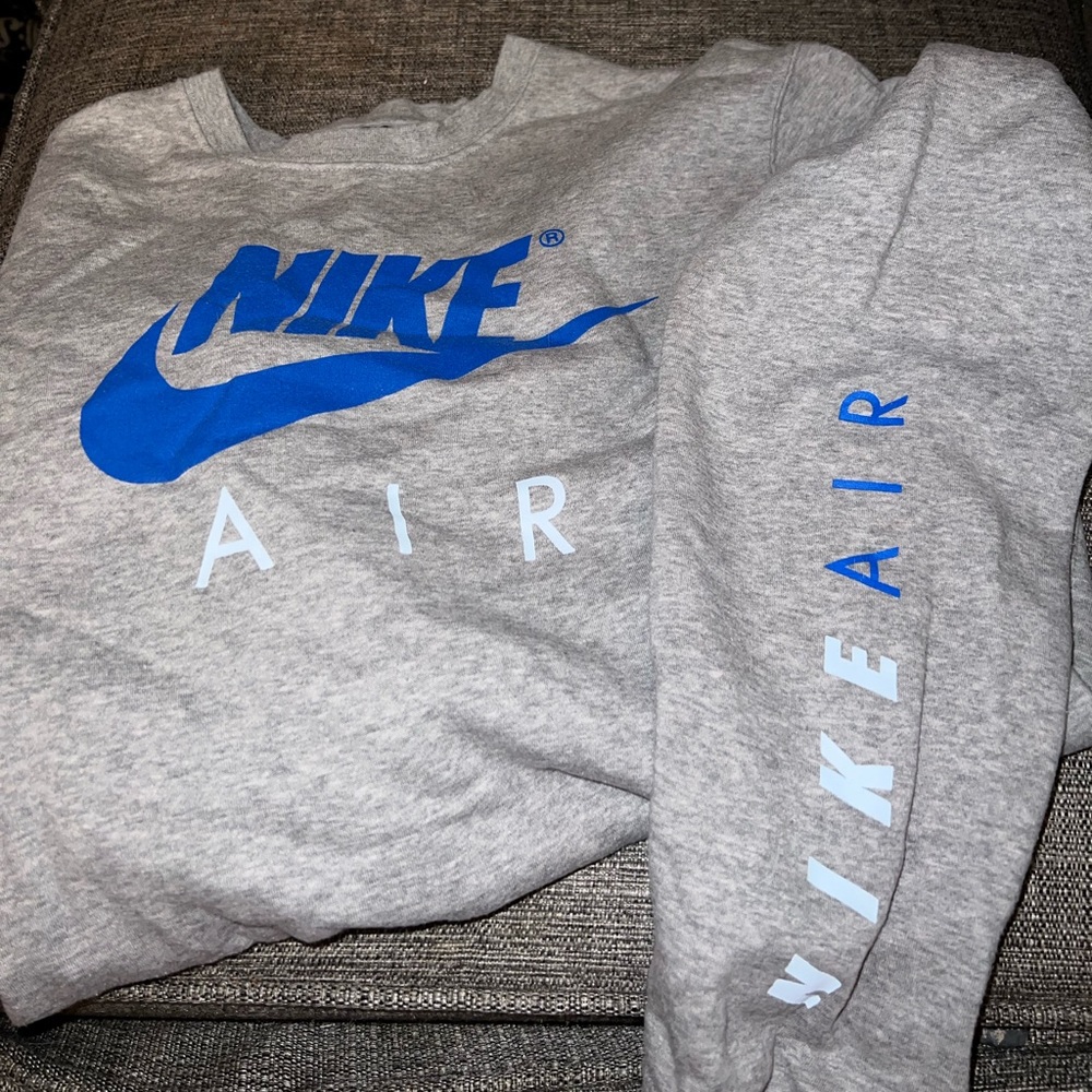 Size xl unisex Nike crew neck